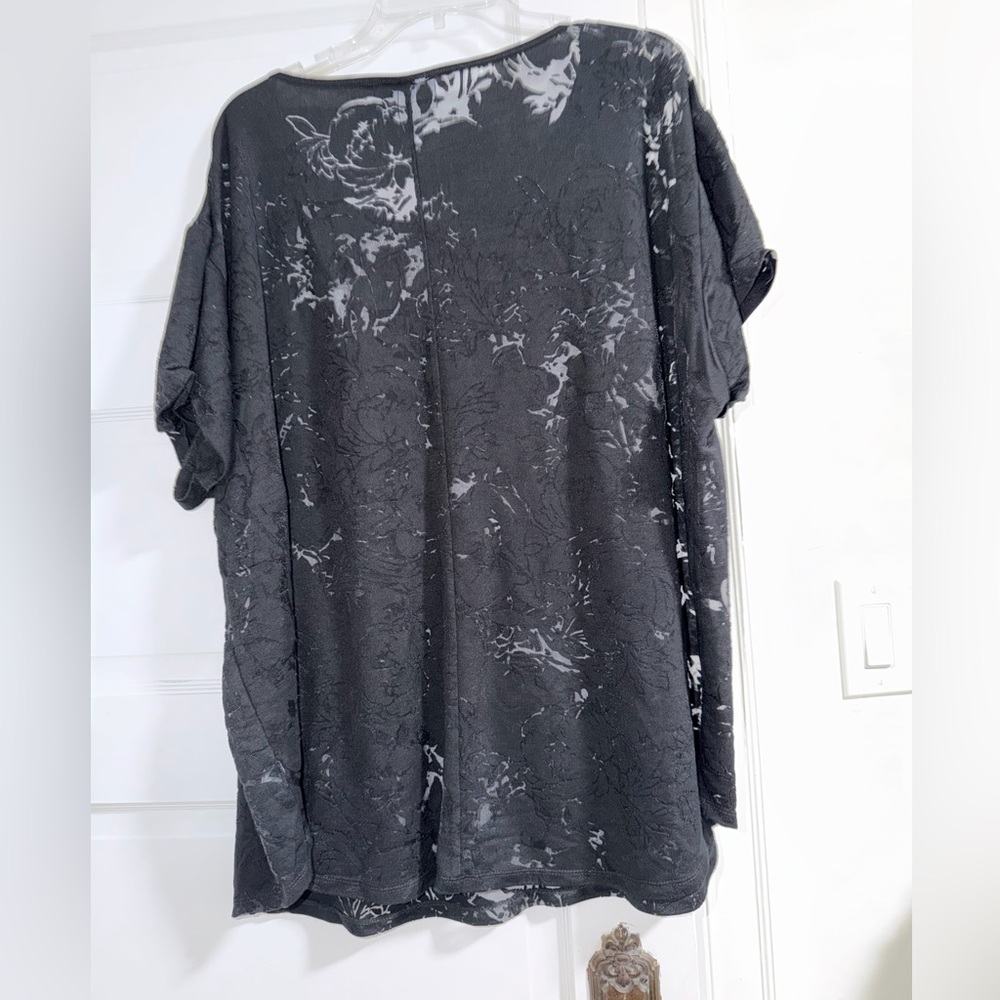 Sheer Black Chiffon Short Sleeve Textured Floral Blouse - Picture 5 of 6